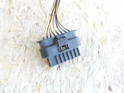 Mercedes Black 8 Pin 8 Wire Connector 04654581283